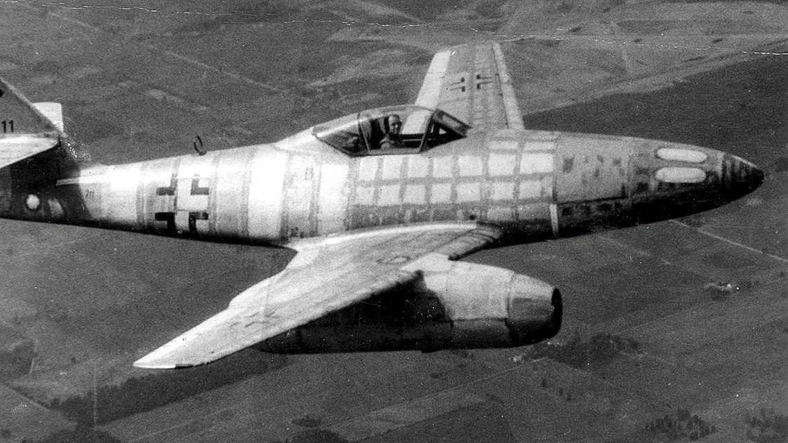 Messerschmitt_Me_262_Schwalbe(cropped).jpg