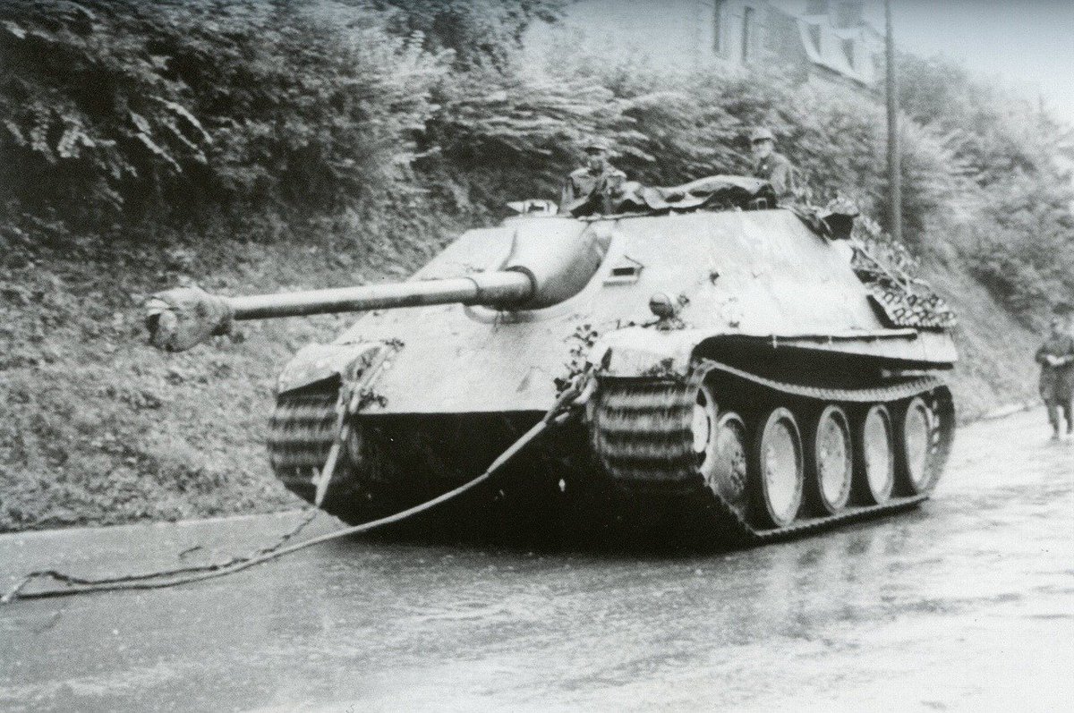 EF54RpOWwAEH696.jpg