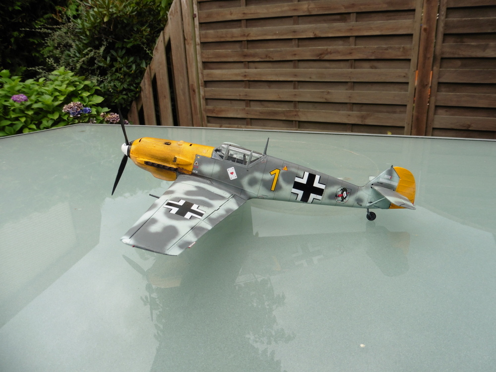 Es handelt sich um die Maschine von Oblt Josef Priller, Staffelkapitän 6/JG51 France Herbst 1940