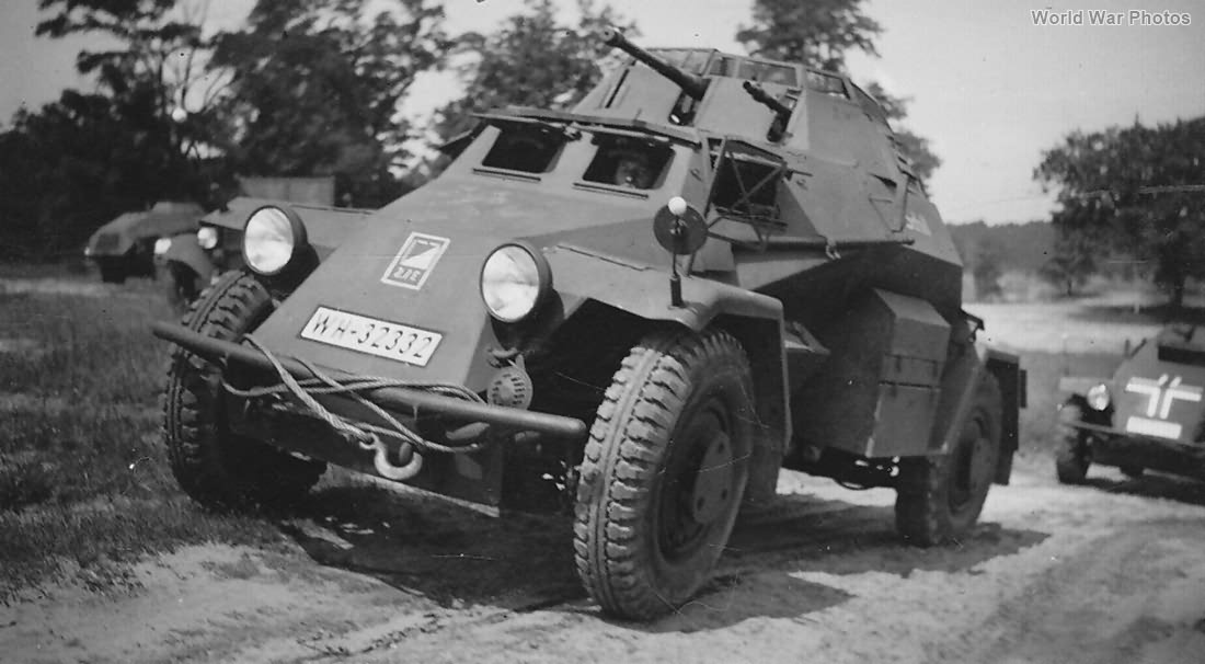 SdKfz_222_WH32332_1939.jpg