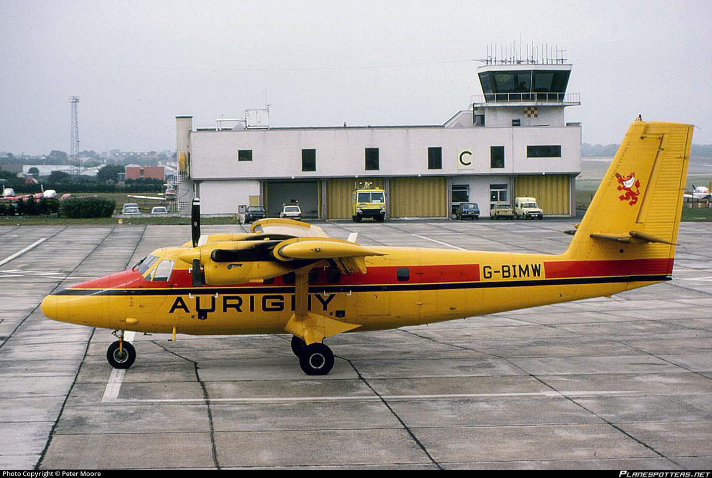 Die zweite Maschine, die mit den Decals realisiert werden kann ist diese zivile Maschine, welche speziell Regionalflüge um die Kanalinseln nach Frankreich und Großbrittanien unternahm. <br /><br />Quelle: https://cdn.planespotters.net/30894/g-bimw-aurigny-air-services-de-havilland-canada-dhc-6-300-twin-otter_PlanespottersNet_242630_7b9a4856a9_o.jpg