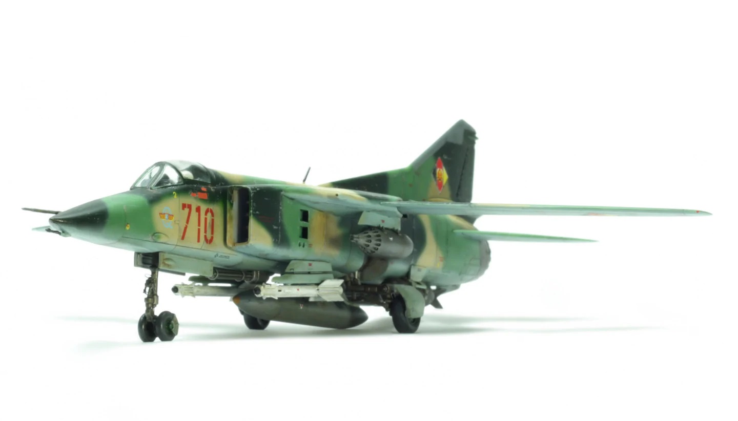 MiG27-NVA_005.jpg