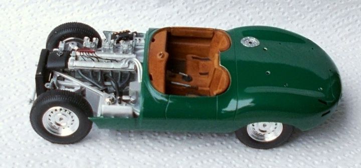 Jaguar_XKSS_05.jpg