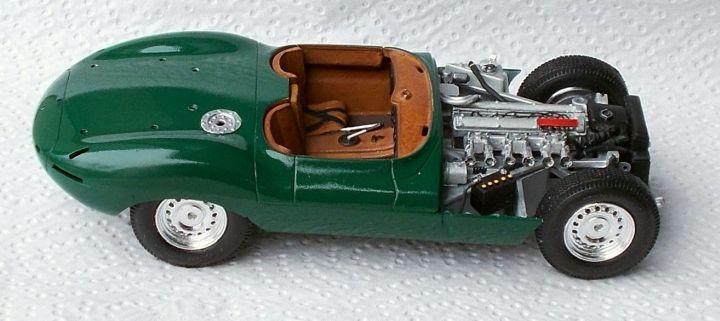 Jaguar_XKSS_06.jpg