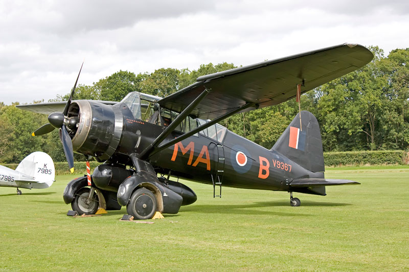 Quelle: https://upload.wikimedia.org/wikipedia/commons/0/0c/Westland-Lysander-Shuttleworth-2009.jpg