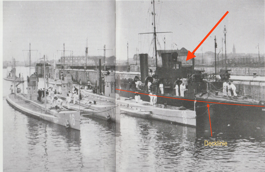 Hafenszene Torpedoboot mit U-Booten Kopie.jpeg