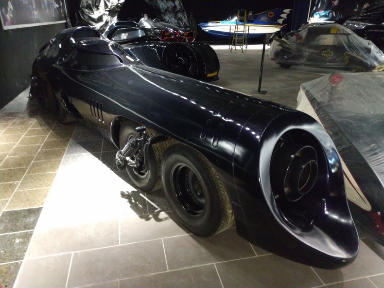 Quelle: https://cdn.dealeraccelerate.com/dezer/1/3200/46410/790x1024/1992-batmobile-batmissile-show-car-replica, 25.03.2021