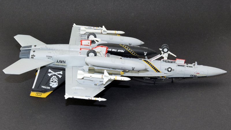 FA-18F-Super_Hornet-Jolly_Rogers_bhg (22).jpg