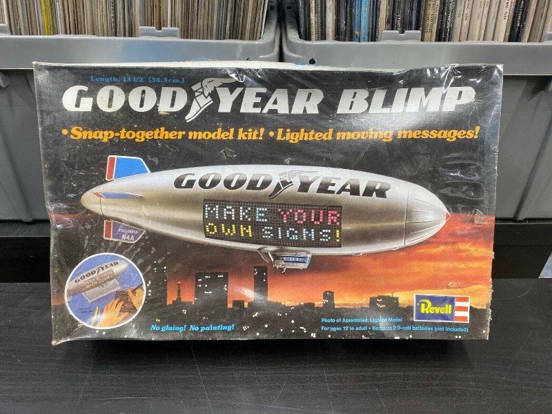 VTG-SEALED-1975-Revell-Good-Year-Blimp-Snap.jpg