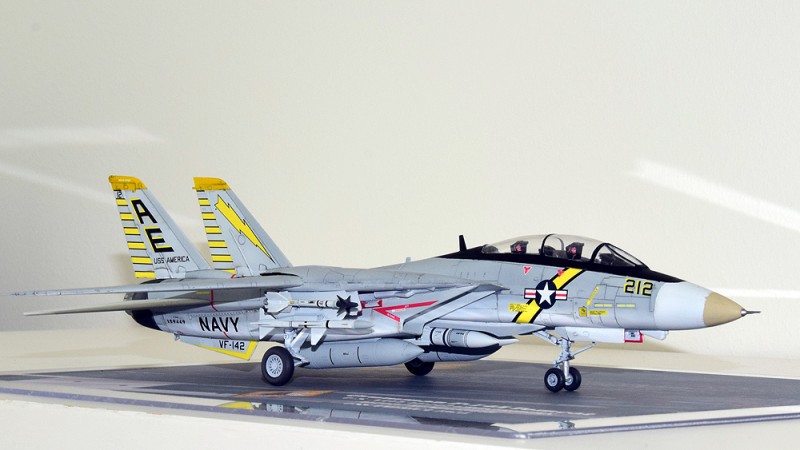F-14A_Tomcat_Ghostriders_VF142(61).jpg