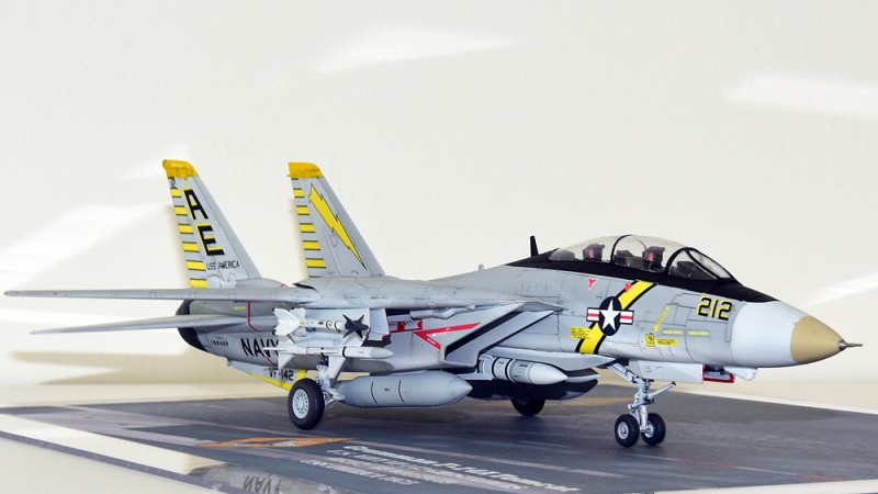 F-14A_Tomcat_Ghostriders_VF142(66).jpg
