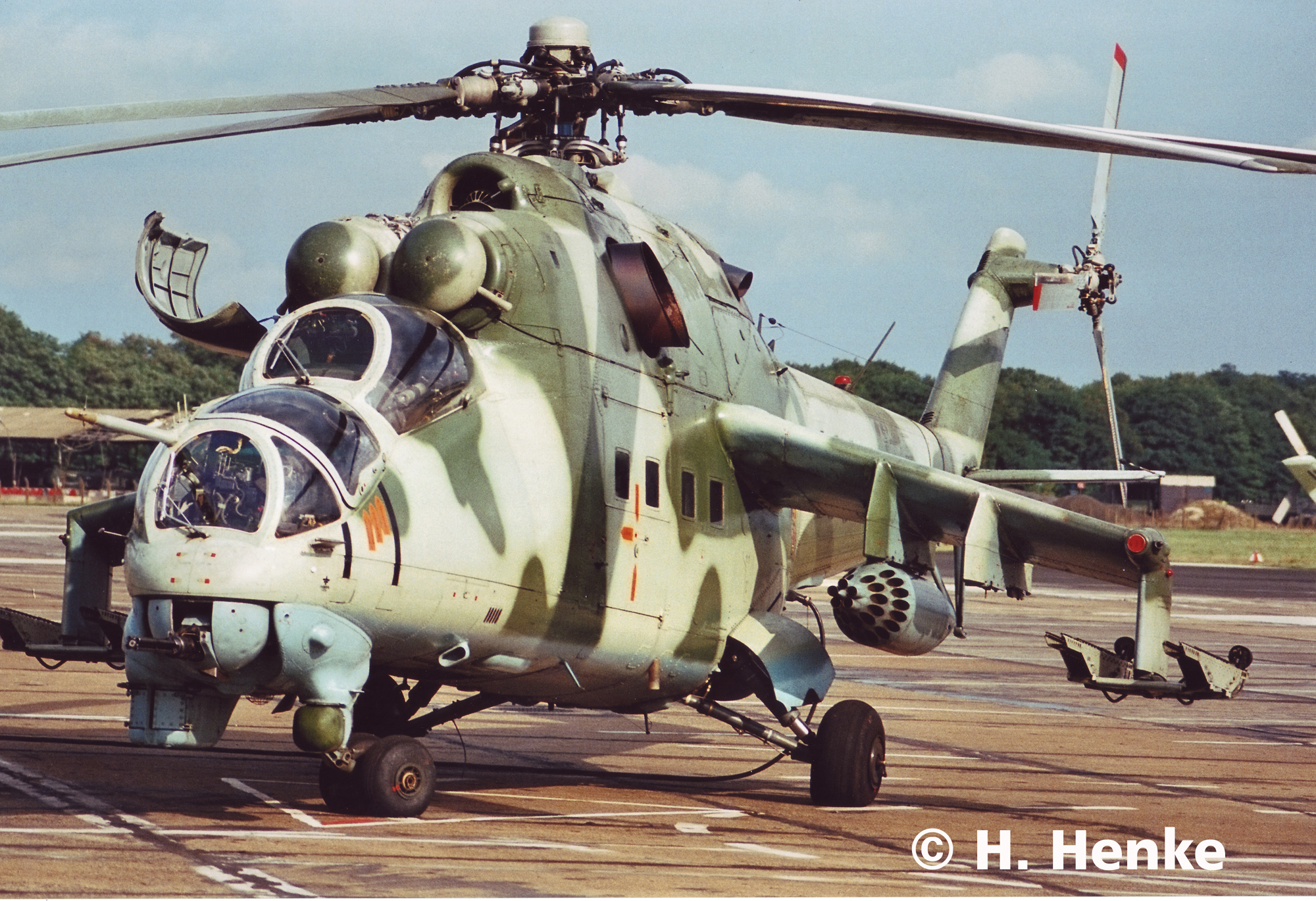 04839 Mil Mi-24 Hind.jpg
