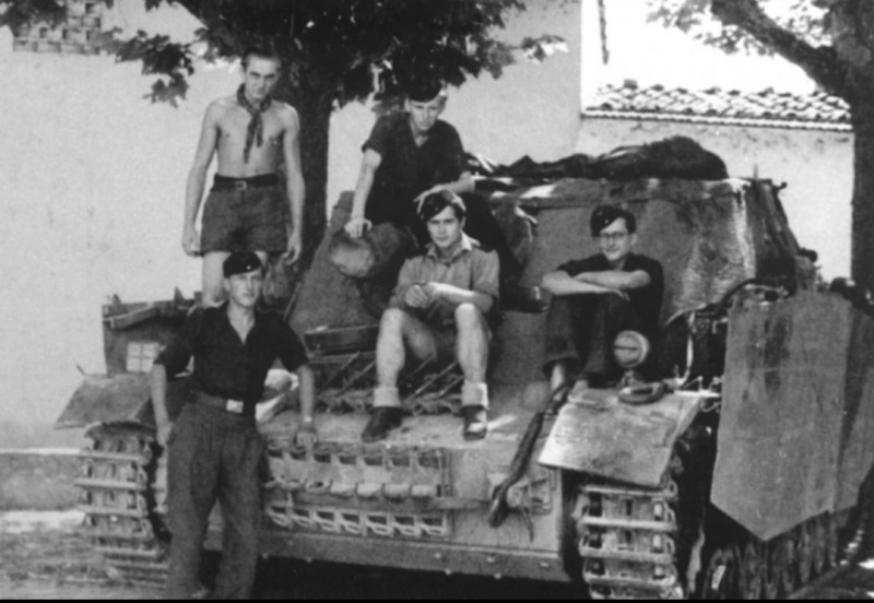 IMG_20211218_135229.jpg (221.8 KiB) 2776 mal betrachtet Quelle: https://www.google.de/search?q=sturmpanzer+abteilung+216&prmd=ismxvn&source=lnms&tbm=isch&sa=X&ved=2ahUKEwiI6vDqr-30AhXghP0HHY-xDAUQ_AUoAXoECAIQAQ&biw=393&bih=692&dpr=2.75#imgrc=vwBSOw_IqNFLIM