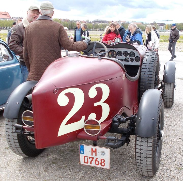 Buick_06g-r.jpg