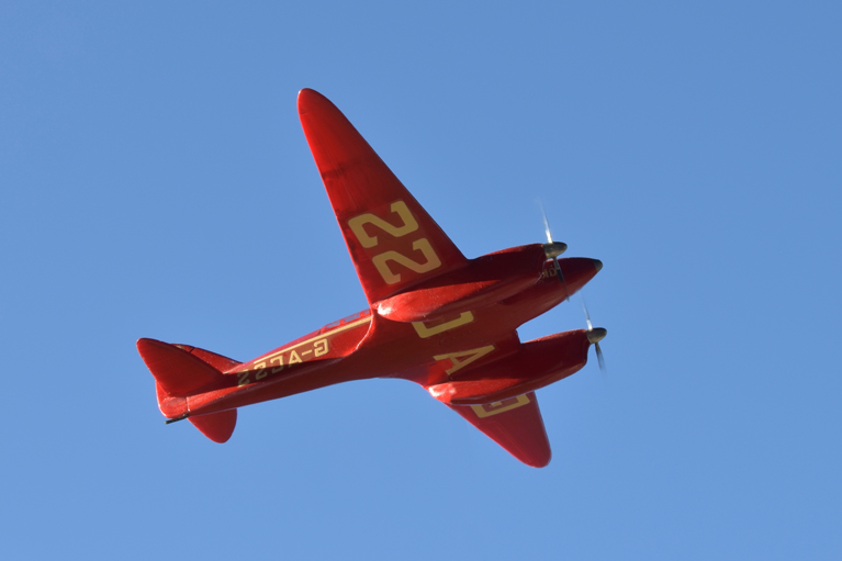 04 DH.88 Comet.jpeg