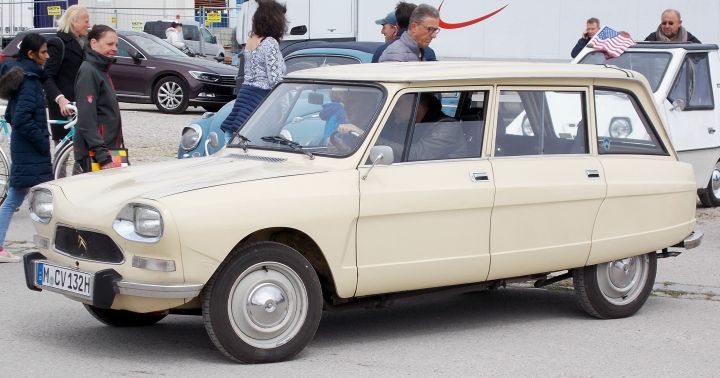 Citroen_Diane_01a.jpg