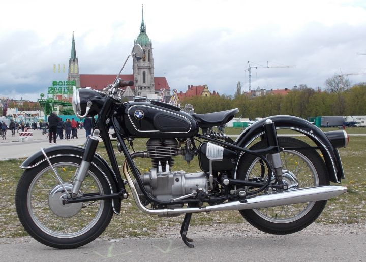 BMW_R27_01a.jpg