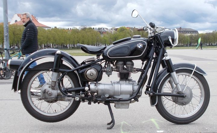 BMW_R27_01c.jpg