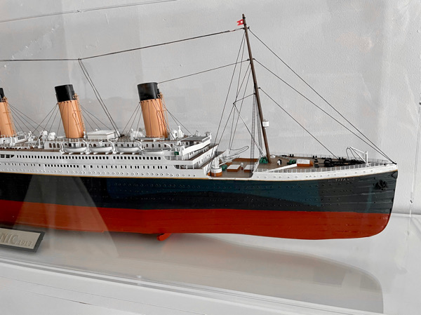 Titanic Hachette Bugansicht.JPEG
