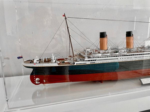 Titanic Hachette Heckansicht.JPEG