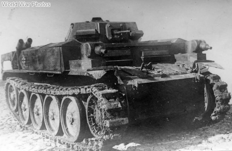 Captured_Panzer_II_Flamingo_Sd_Kfz_122.jpg