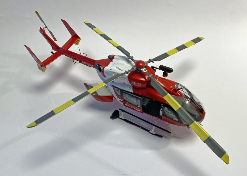 EC145_Totale_Oben.jpg