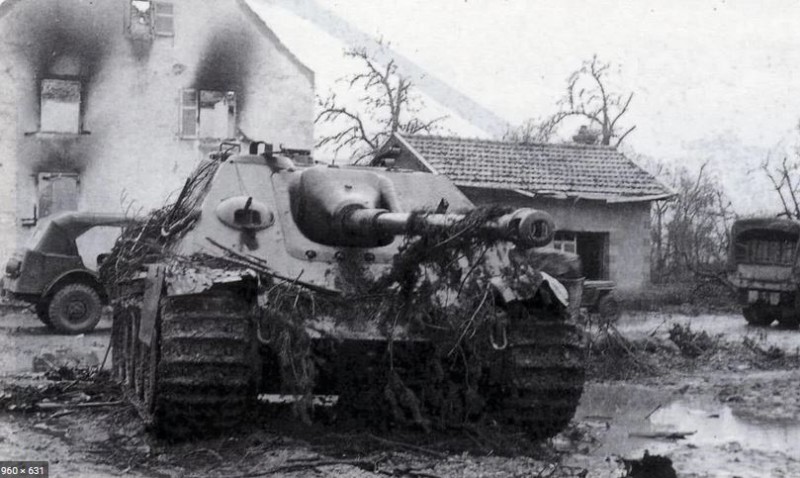 Ein zerstörter Jagdpanther in Grussenheim <br />Quelle: https://preview.redd.it/kq0jhptmmp861.jpg?auto=webp&amp;s=e0dc3a6f1dc1851c654b91306339bccb478dea2a