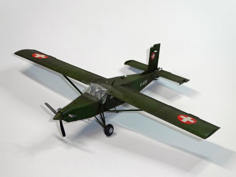 PC-6 Turbo Porter Schweizer Armee,  oben rechts