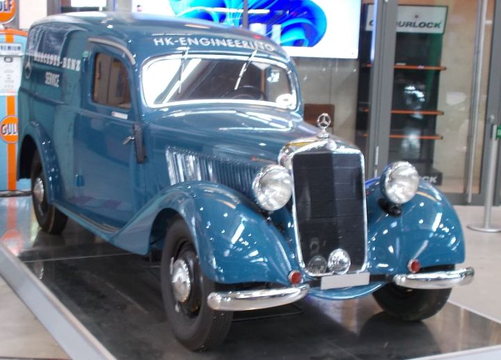 Mercedes_170_02.jpg