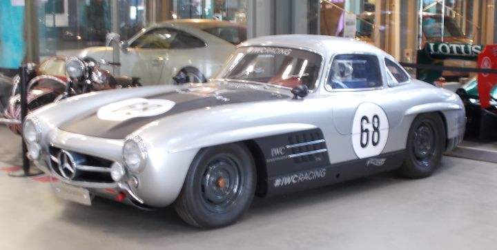 Mercedes_300SL_01.jpg