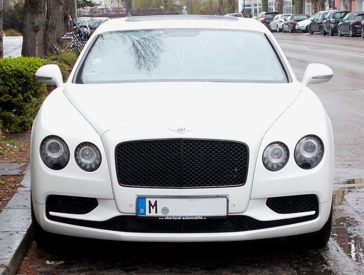 Bentley_W12_04.jpg