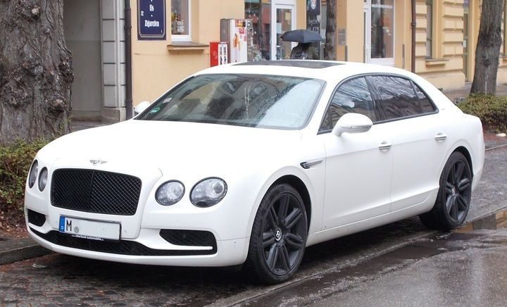 Bentley_W12_02.jpg