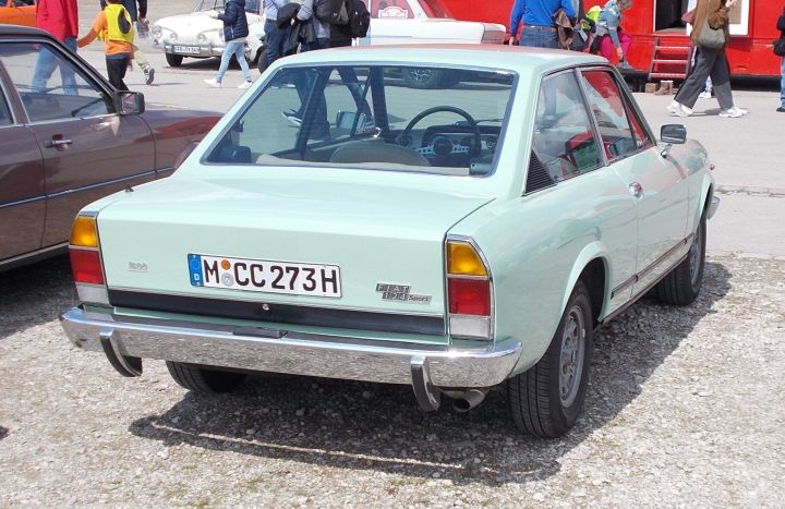 Fiat_124_Sport_01c.jpg