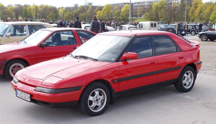 Mazda_323_01a.jpg