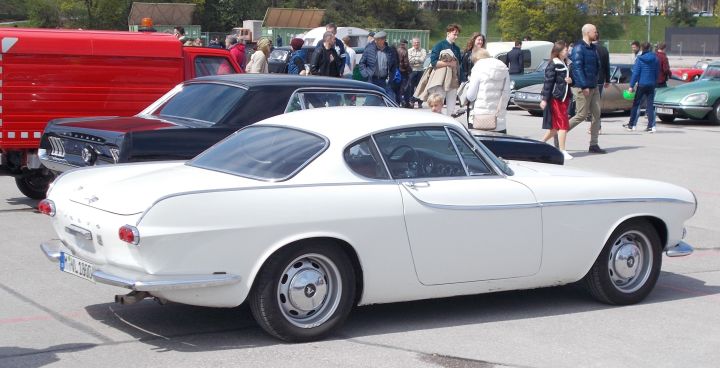 Volvo_P1800_03b.jpg