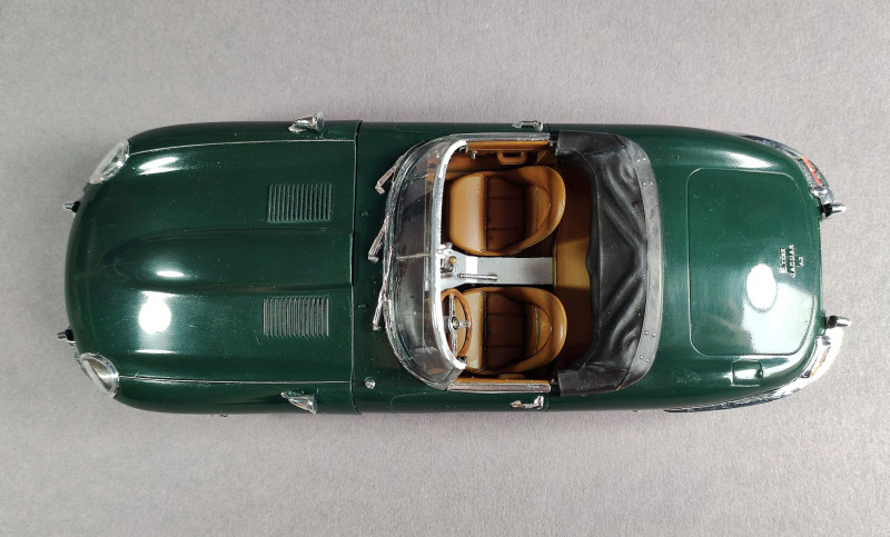 jaguar-e-type-roadster-revell-1.jpg