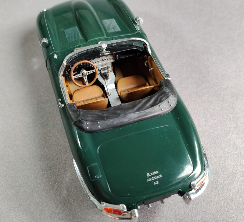 jaguar-e-type-roadster-revell-8.jpg