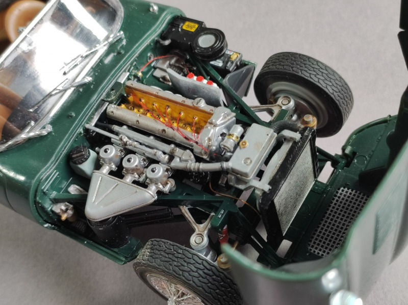 jaguar-e-type-roadster-revell-11.jpg