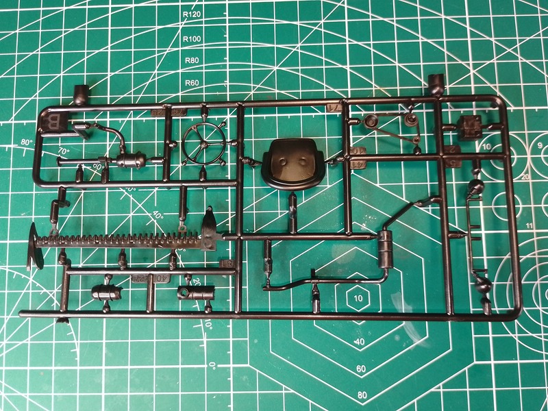 Fendt F20 Dieselross Revell 1 zu 24  (5)_klein.jpg