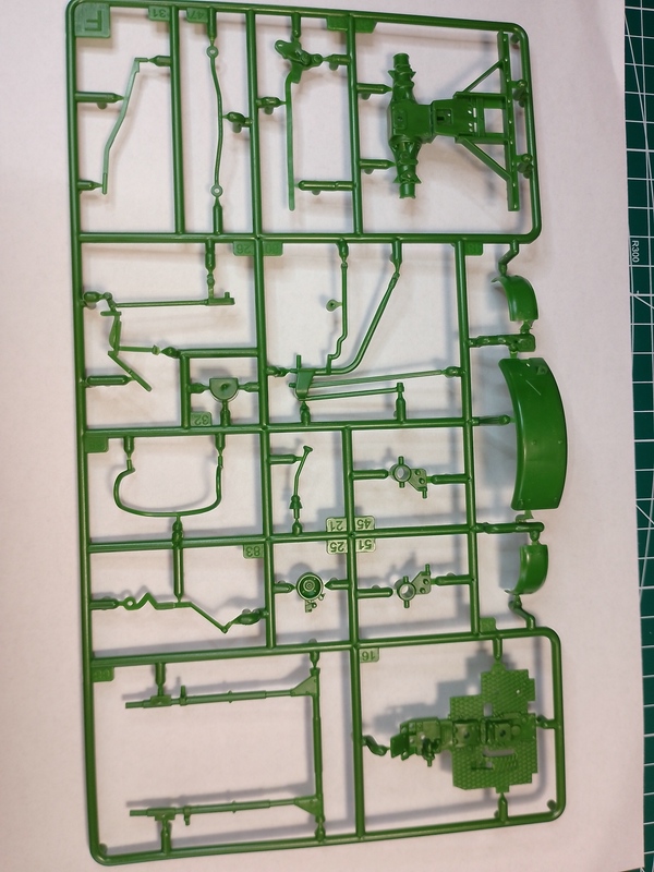 Fendt F20 Dieselross Revell 1 zu 24  (16)_klein.jpg