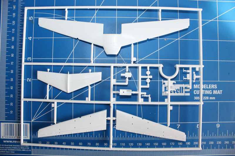 BAe 146 200 Revell 1 144 klein (4).jpg