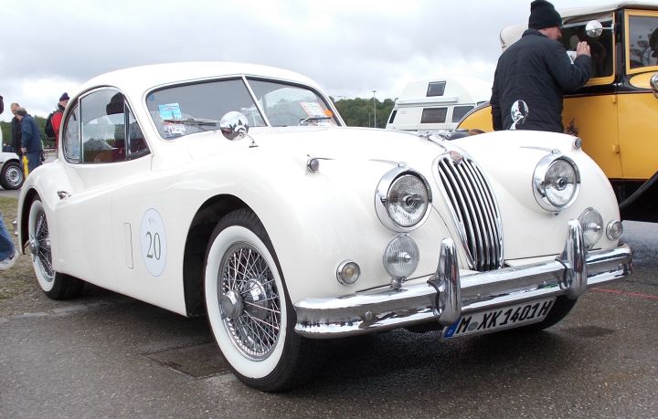 Jaguar_XK140_03a.jpg