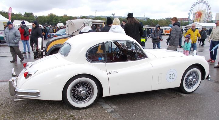 Jaguar_XK140_03c.jpg