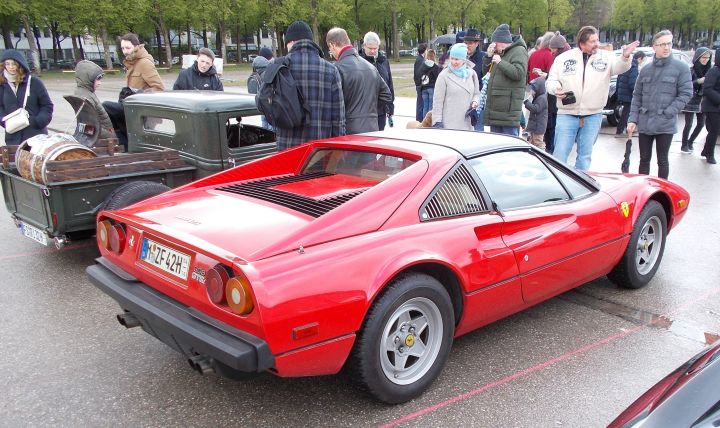 Ferrari_308GTS_01b.jpg