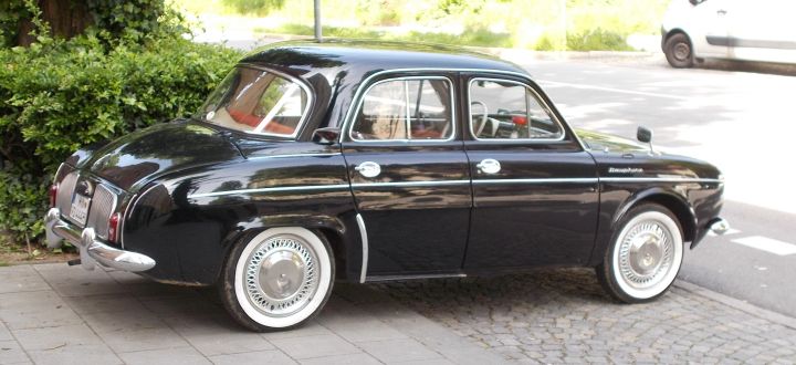 Renault_Dauphine_01e.jpg