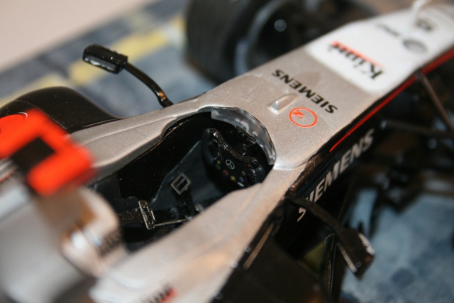 07_McLaren MP4-20.JPG