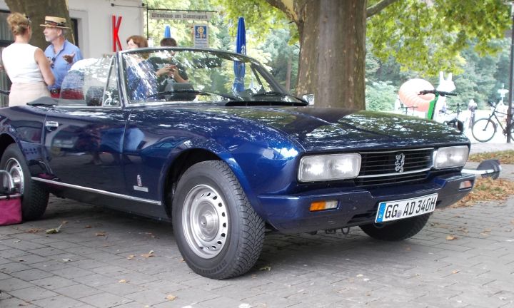 Peugeot_504_02a.jpg