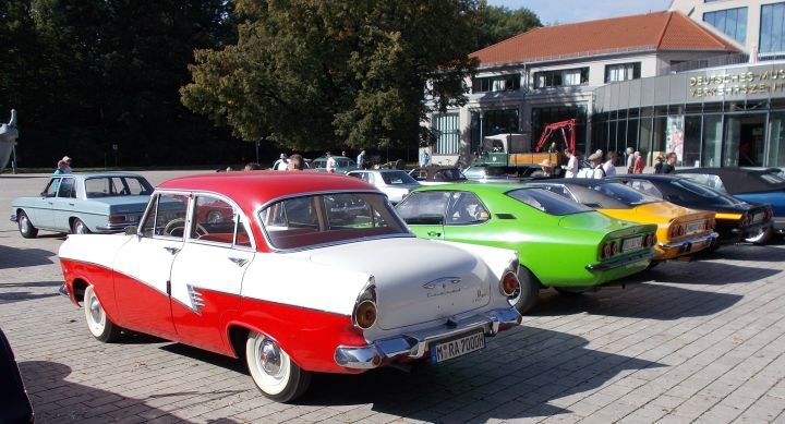 Ford_17M_01f.jpg