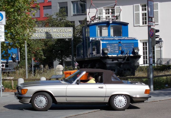 Mercedes_450SL_02a.jpg