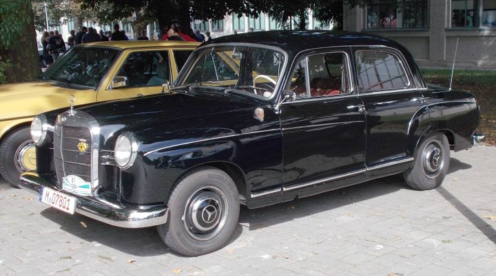Mercedes_180_01b.jpg